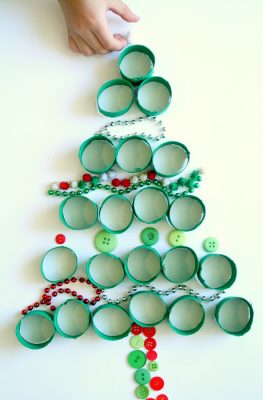 Invitation to Play~Loose Parts Christmas Activity