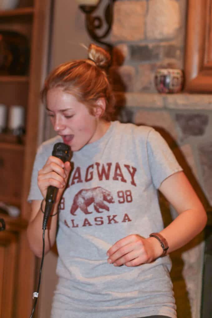 Need great gift ideas for your family? This is one of the best family gifts that I’ve seen this Christmas season. This thing seriously makes everyone who sings music into the mic sound like a rock star! Perfect for a karaoke party or just someone who loves music.