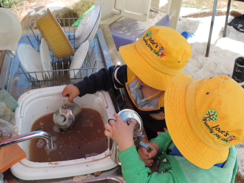 Keeping activities for toddler simple ensures early childhood educators, homeschool, parents, PreK teachers AND children will enjoy play and want to create & participate! Try some of the creative but easy tray and tub play ideas in this huge list!