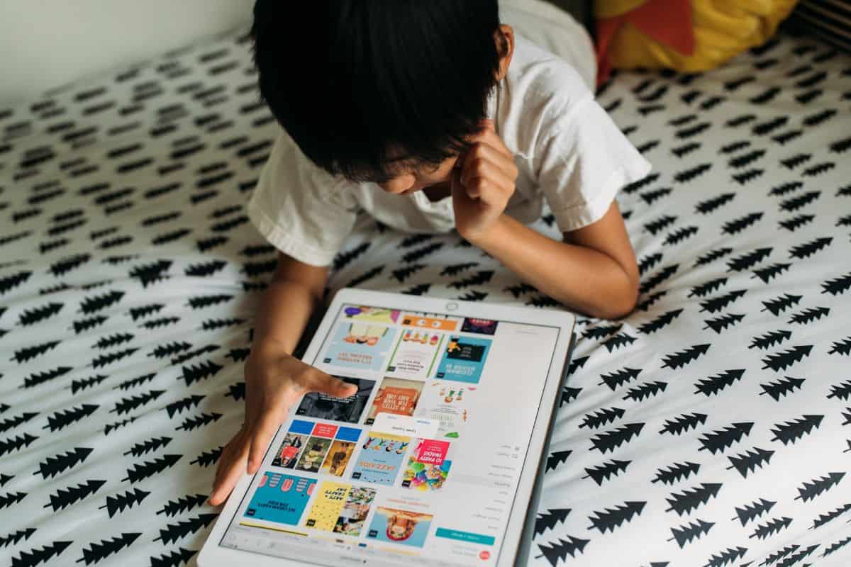 how to use technology and screens to help get kids outside into nature