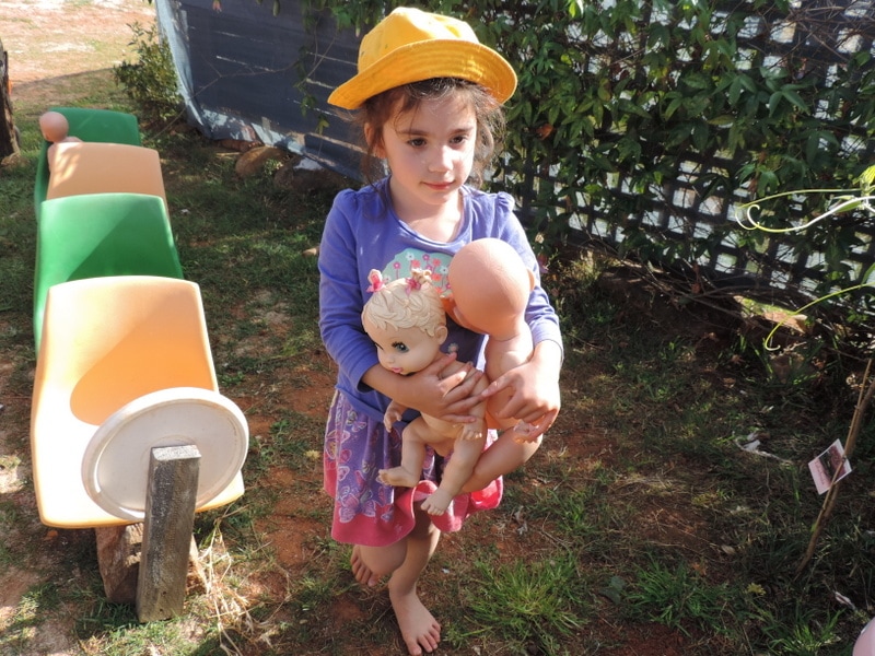 Keeping activities for toddler simple ensures early childhood educators, homeschool, parents, PreK teachers AND children will enjoy play and want to create & participate! Try some of the creative but easy tray and tub play ideas in this huge list!