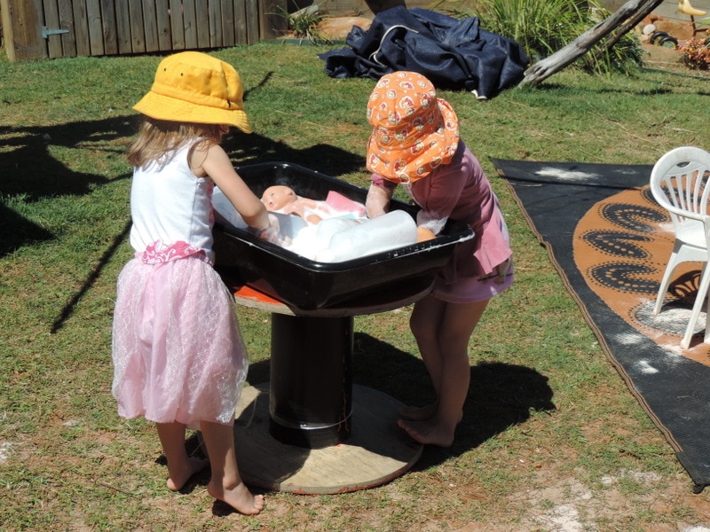 Keeping activities for toddler simple ensures early childhood educators, homeschool, parents, PreK teachers AND children will enjoy play and want to create & participate! Try some of the creative but easy tray and tub play ideas in this huge list!