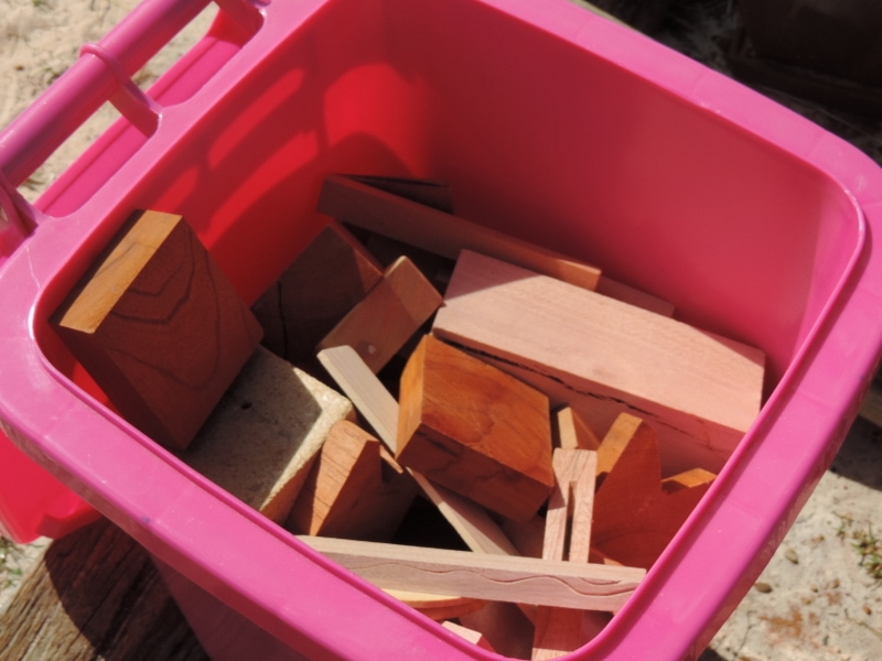 Keeping activities for toddler simple ensures early childhood educators, homeschool, parents, PreK teachers AND children will enjoy play and want to create & participate! Try some of the creative but easy tray and tub play ideas in this huge list!