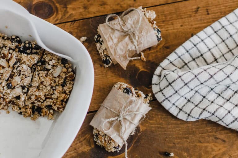 Apple Cinnamon granola Bars recipes. www.inspirethemom.com