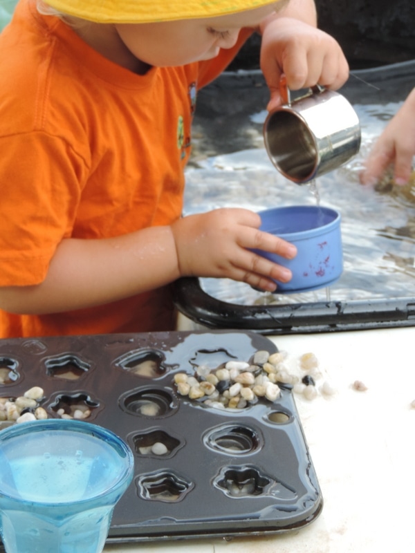 Keeping activities for toddler simple ensures early childhood educators, homeschool, parents, PreK teachers AND children will enjoy play and want to create & participate! Try some of the creative but easy tray and tub play ideas in this huge list!